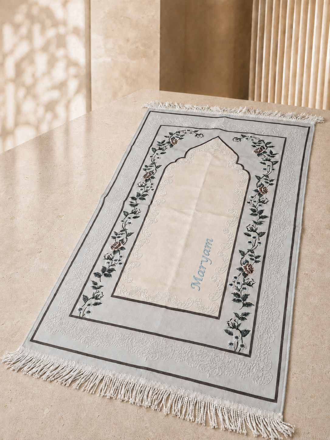 isimli-ipek-saten-namaz-seccade-mavi